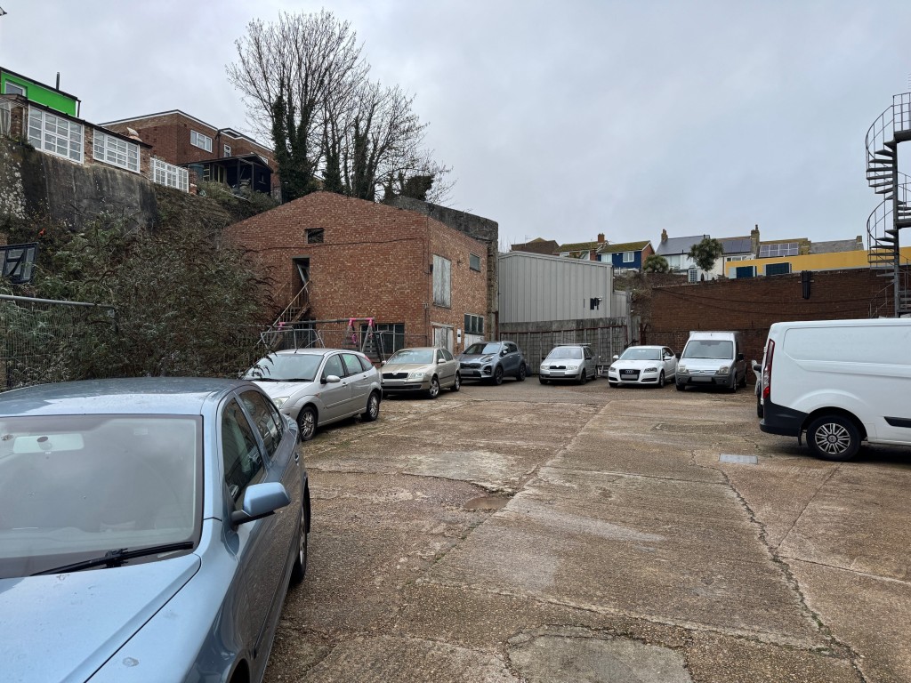 Lot: 2 - FREEHOLD FORMER OFFICE BUILDING AND ASSOCIATED BUILDING WITH LAPSED PLANNING PERMISSION FOR 14 UNITS - Car park area